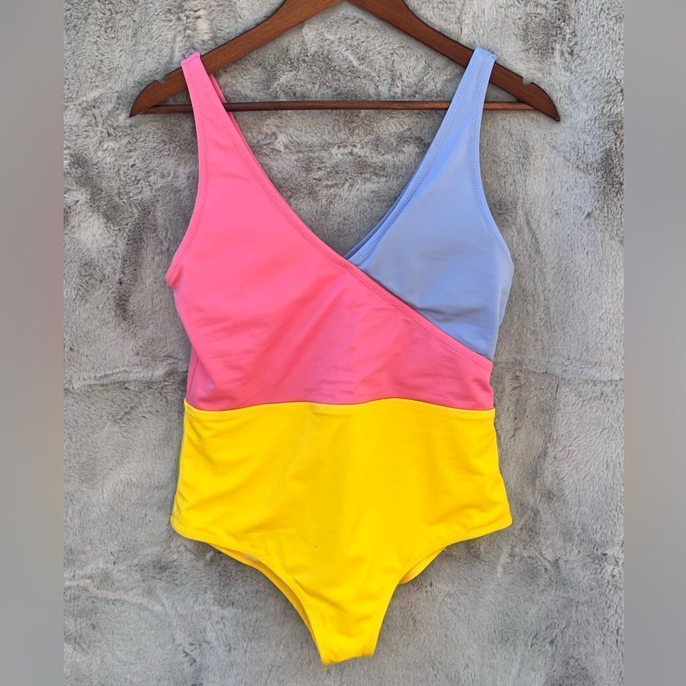 NWOT Crane 3 color block swimsuit Size Large